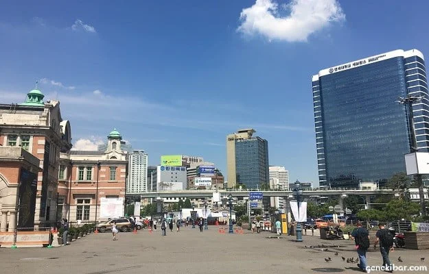 ソウル駅前の広場